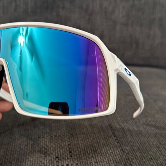 (OO9406) Oakley Sutro PRIZM Polarized White Frame - Picture 11 of 12
